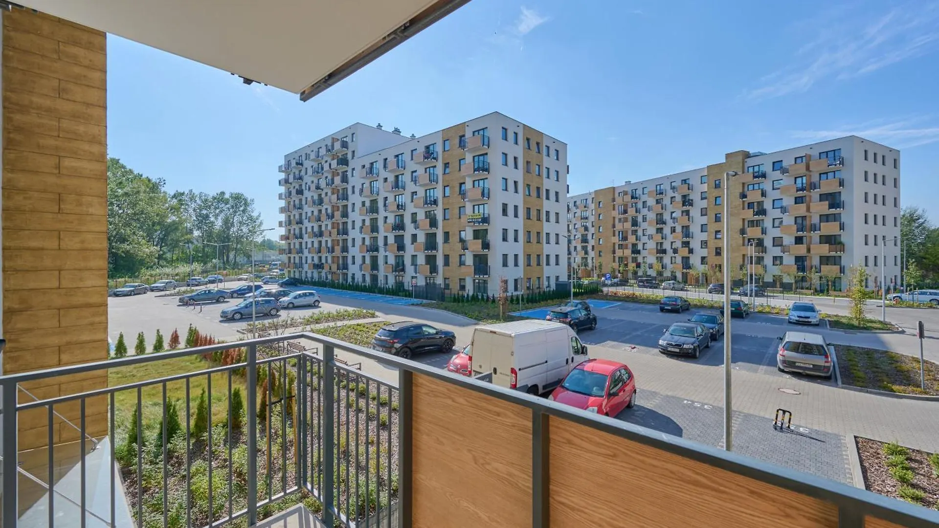 Fresh & Stylish Apartments In Poznan With Parking & Balcony By Noclegi Renters