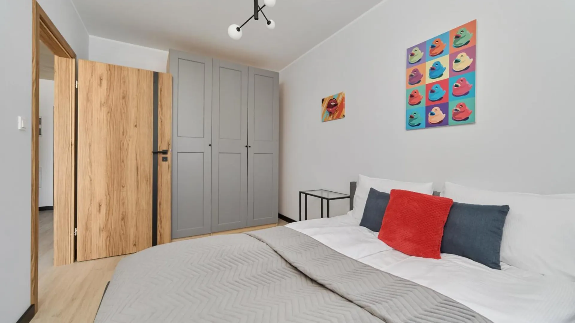 Fresh & Stylish Apartments In Poznan With Parking & Balcony By Noclegi Renters 0*,  Poland