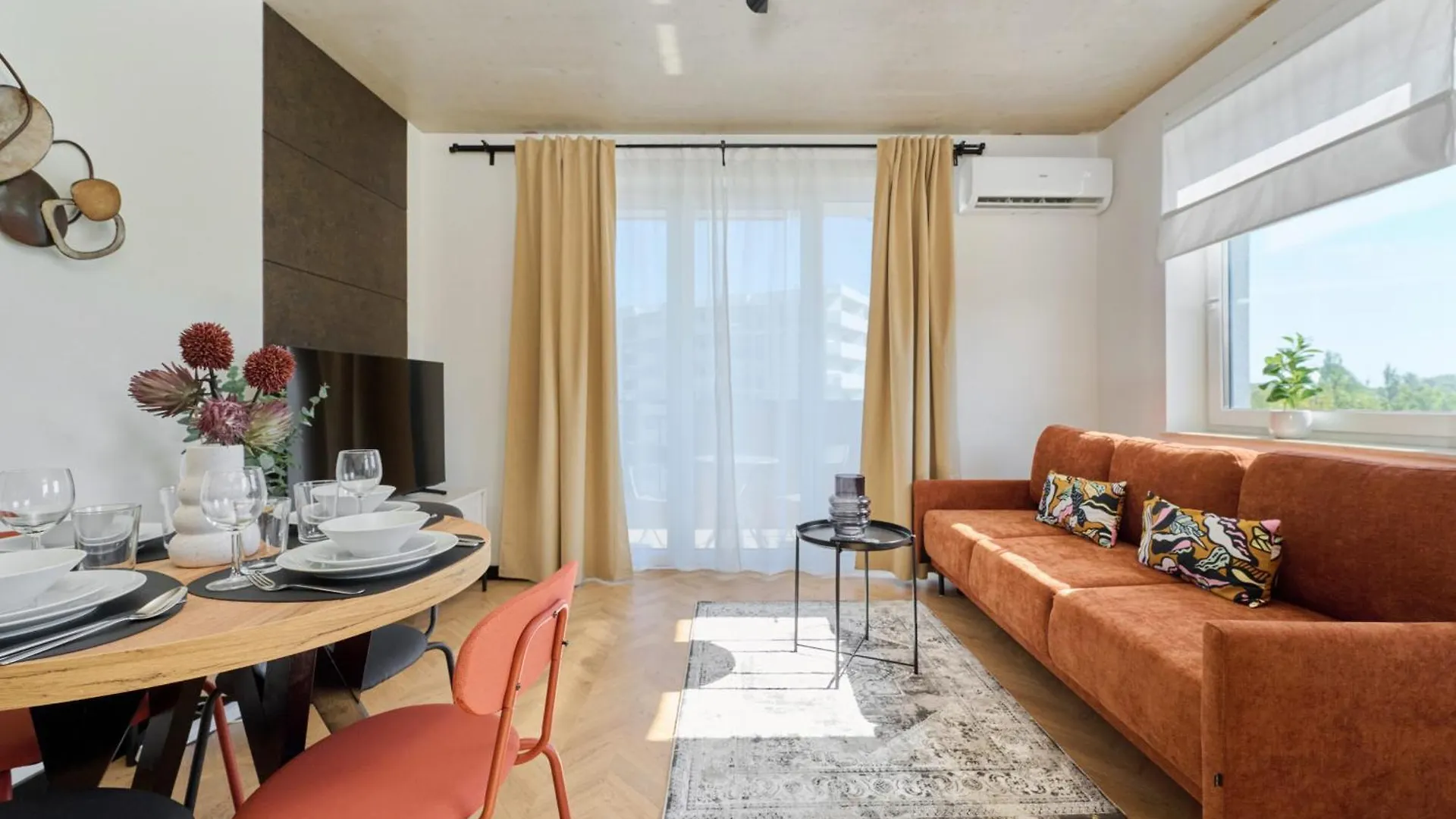 Fresh & Stylish Apartments In Poznan With Parking & Balcony By Noclegi Renters Poland