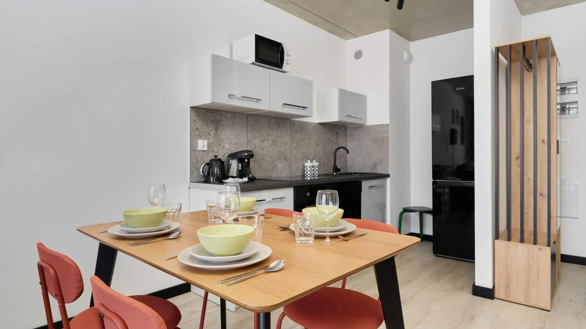 Fresh & Stylish Apartments In Poznan With Parking & Balcony By Noclegi Renters