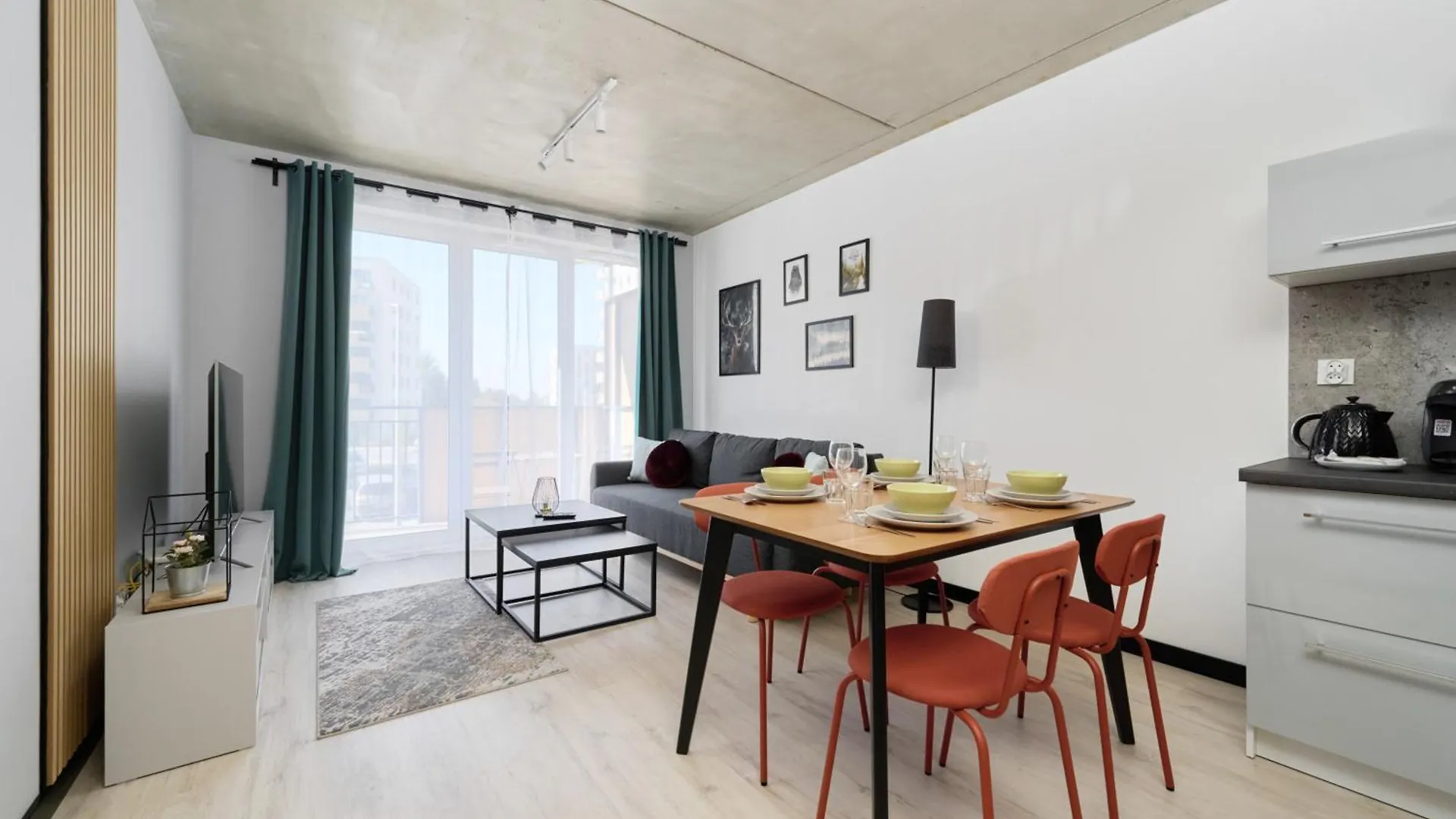 Fresh & Stylish Apartments In Poznan With Parking & Balcony By Noclegi Renters