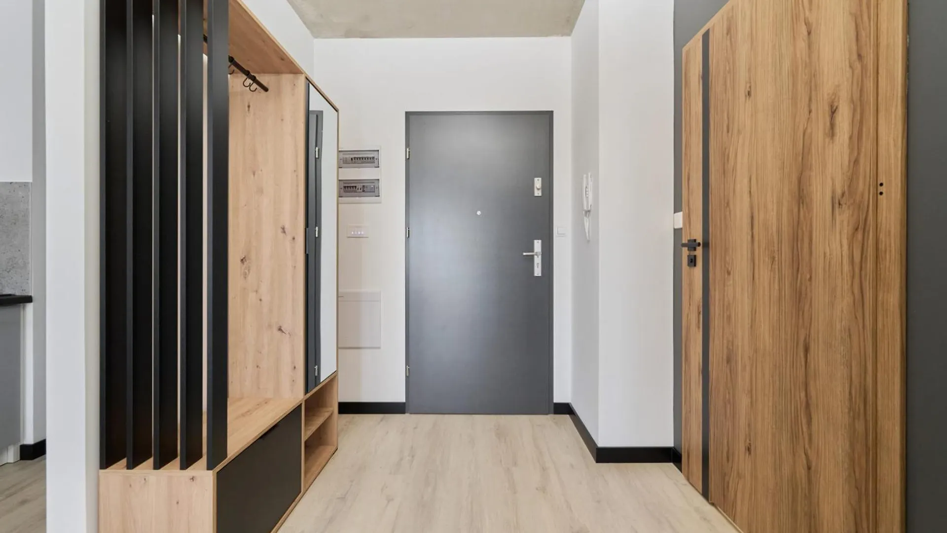 Fresh & Stylish Apartments In Poznan With Parking & Balcony By Noclegi Renters Poland