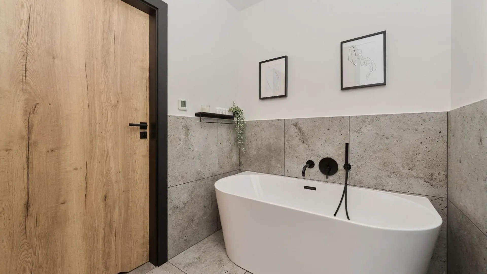 Fresh & Stylish Apartments In Poznan With Parking & Balcony By Noclegi Renters
