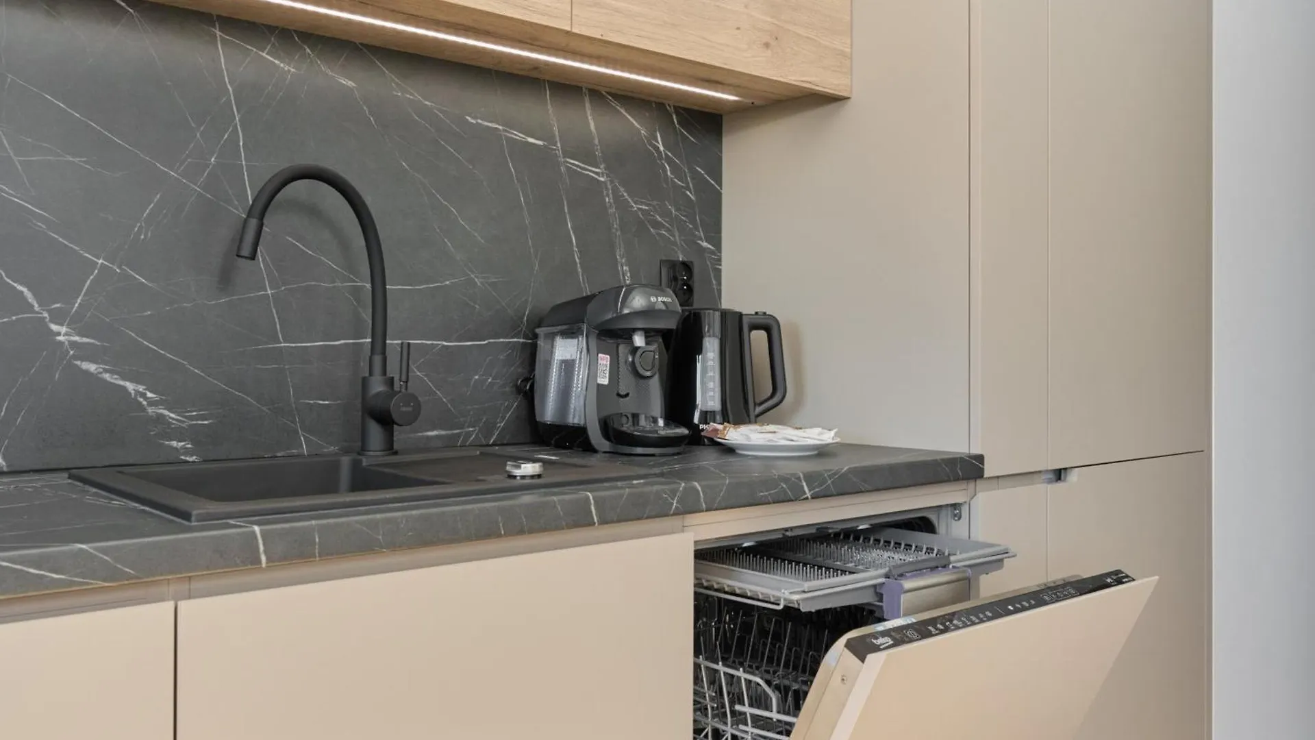 Fresh & Stylish Apartments In Poznan With Parking & Balcony By Noclegi Renters